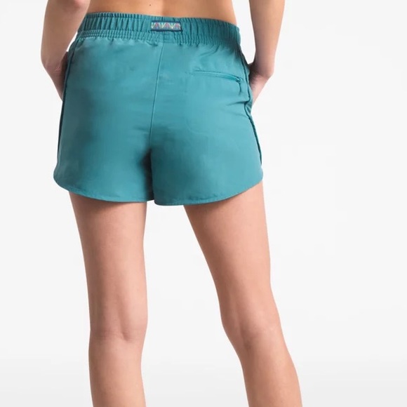 The North Face Hiking Shorts with Adjustable Belt - Picture 2 of 9